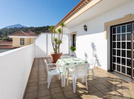 Foto di Hotel: El Tanque - Wonderful Volcano views & Terrace. 2 px.