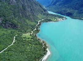 Base Puelo, ξενοδοχείο σε Cochamó