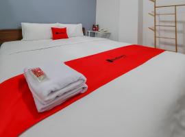 RedDoorz Plus @ Batutulis Bogor, hotel di Bogor