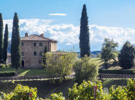 A picture of the hotel: San Vincenti Villa Sleeps 12 Air Con WiFi