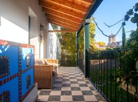 Hotel kuvat: 8 bedrooms house with enclosed garden and wifi at Sardon de Duero