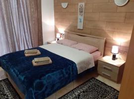 Hotel Photo: G M 6 ROOMS KENTRO in the heart of the city