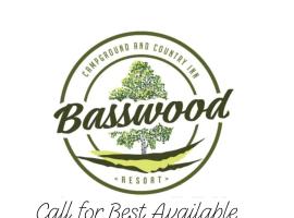 होटल की एक तस्वीर: Basswood Resort