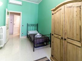 Hotel Photo: Spacious Three Bedroom Apartment On the Arno