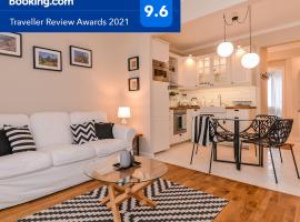 Fotos de Hotel: cО́coEllie - aesthetic, two bedroom apartment, next to the National Palace of Culture