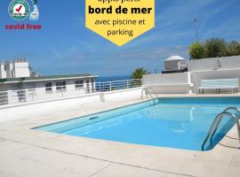 Fotos de Hotel: app Le Rocazur avec piscine et parking en bord de mer à 500M du centre ville