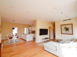 A picture of the hotel: Impressive apartment in the best location, in Paseo Mallorca