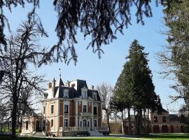 Foto do Hotel: Chateau Sourliavoux, appartement en chambres d'hôtes