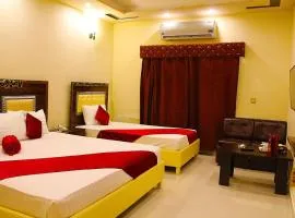Hotel Day In Lahore