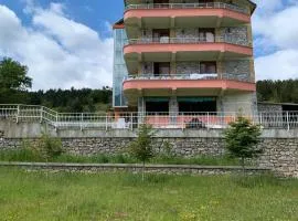 Lura Hotel