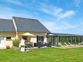 ホテル写真: Villa de 3 chambres avec piscine privee jardin amenage et wifi a Kersaint Plabennec