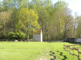 होटल की एक तस्वीर: Il était une fois un Pigeonnier en Val de Loire....