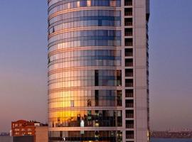 Seven Eleven Most City Hotel&SKYTECH，位于第聂伯罗的酒店