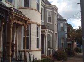 Orange Wildflowers、リッチモンドのホテル