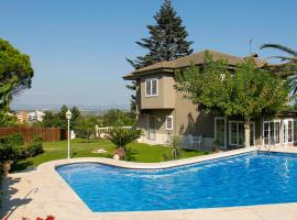 Hotel Photo: Holiday Home Ca Romeu by Interhome