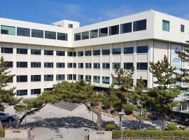 A picture of the hotel: Gyungpo Beach Hotel