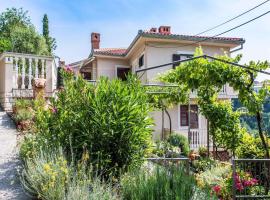 Fotos de Hotel: Apartment in Vrbnik/Insel Krk 36873