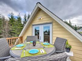 Hotel fotografie: Charming Port Angeles Studio with Deck and Views!