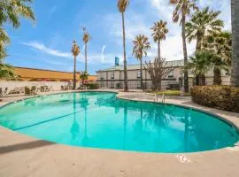 Motel 6-Laredo, TX - North I-35