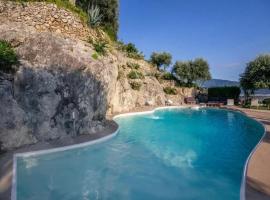 Hotel foto: Plush Holiday Home in Sarno with Roof Terrace