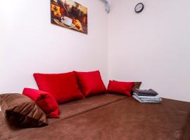 Фотография гостиницы: Уютная Квартира рядом с метро Площадь Маркса.