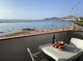 Foto do Hotel: Vista Dorada al mar balcón-Wifi By CanariasGetaway