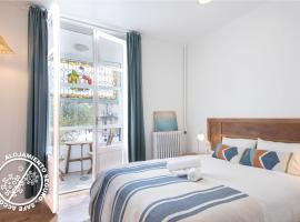 Foto di Hotel: Belle Époque Self-check-in Guesthouse - Adults-Only