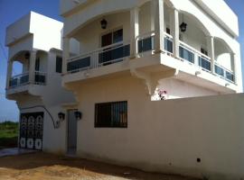 Gambaran Hotel: Villa à Thiès avec piscine à 15mn de l'aéroport