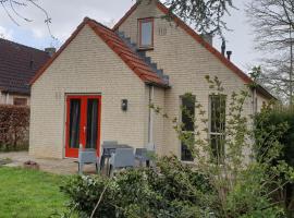 Gezellige vakantiewoning met sauna in Ewijk bij Nijmegen - recreational only no workers, hôtel à Ewijk