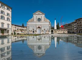 מלון צילום: Via Avelli, 4 - Florence Charming Apartments - Delightful and bright 3rd-floor apartment without elevator, overlooking one of Florence's most beautiful squares, Exceptionally located for exploring the city