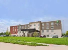 Holiday Inn Express & Suites Omaha Airport by IHG
