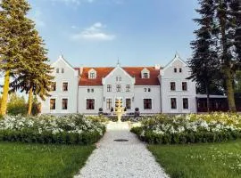 Palac Mortegi Hotel & SPA - Restauracja Szlachecka, SPA, Basen, Sauny, Jazda Konna, Mini Zoo - Luksus, Relaks i Przyroda w jednym!