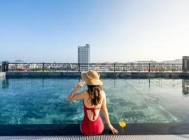 Tan Phuong Nam Hotel & Apartment, hotel i Da Nang