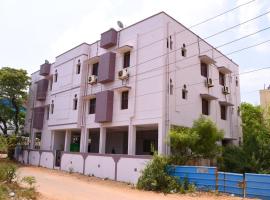 รูปภาพของโรงแรม: Aishwaryam Deshna Service Apartment Ambattur Chennai