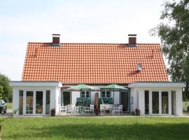 A picture of the hotel: FerienGut Gaarz - Cottage 29