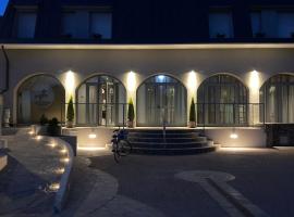 Hotel Photo: Hotel Cavallo Bianco