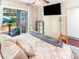 Ξενοδοχείο φωτογραφία: Key West style Beach Bungalow! Ride your bike to the beach!