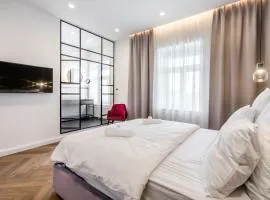 Budapest Eye- Boutique Suites, by BQA