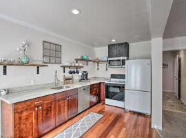 Фотографія готелю: Convenient Burien Getaway 12 Mi to Dtwn SEA!