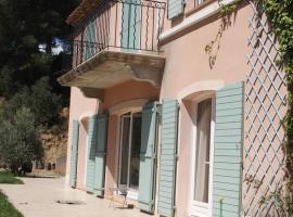 호텔 사진: Superbe Villa à 10min de Aix en Provence