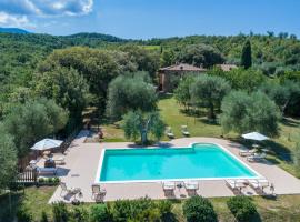 Фотография гостиницы: Castel del Piano Villa Sleeps 15 Pool WiFi