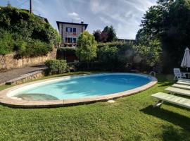 Hotel Foto: Lucolena in Chianti Villa Sleeps 10 Pool WiFi