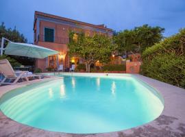 Ξενοδοχείο φωτογραφία: San Filippo Villa Sleeps 11 with Pool Air Con and WiFi