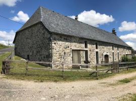 Hotel Foto: Gîtes du Chênelong Cantal