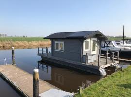 Foto do Hotel: Waterhut 2 Aduarderzijl