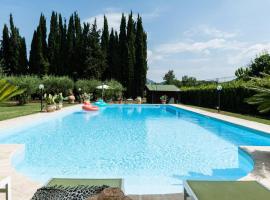 Hotel fotografie: One bedroom villa with shared pool enclosed garden and wifi at Pisa