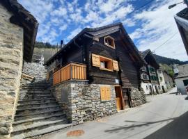 Baita dal Gat by Quokka 360 - modern wooden chalet in Faido, hotel v destinaci Sobrio