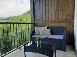 Apartamentos El Llanin, hotel in Cangas de Onís