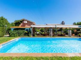 酒店照片: Villa with 5 bedrooms in Penafiel with wonderful mountain view private pool enclosed garden