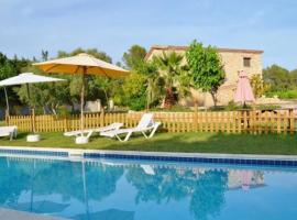 Hotel fotografie: Villa in el Catllar Sleeps 10 with Pool